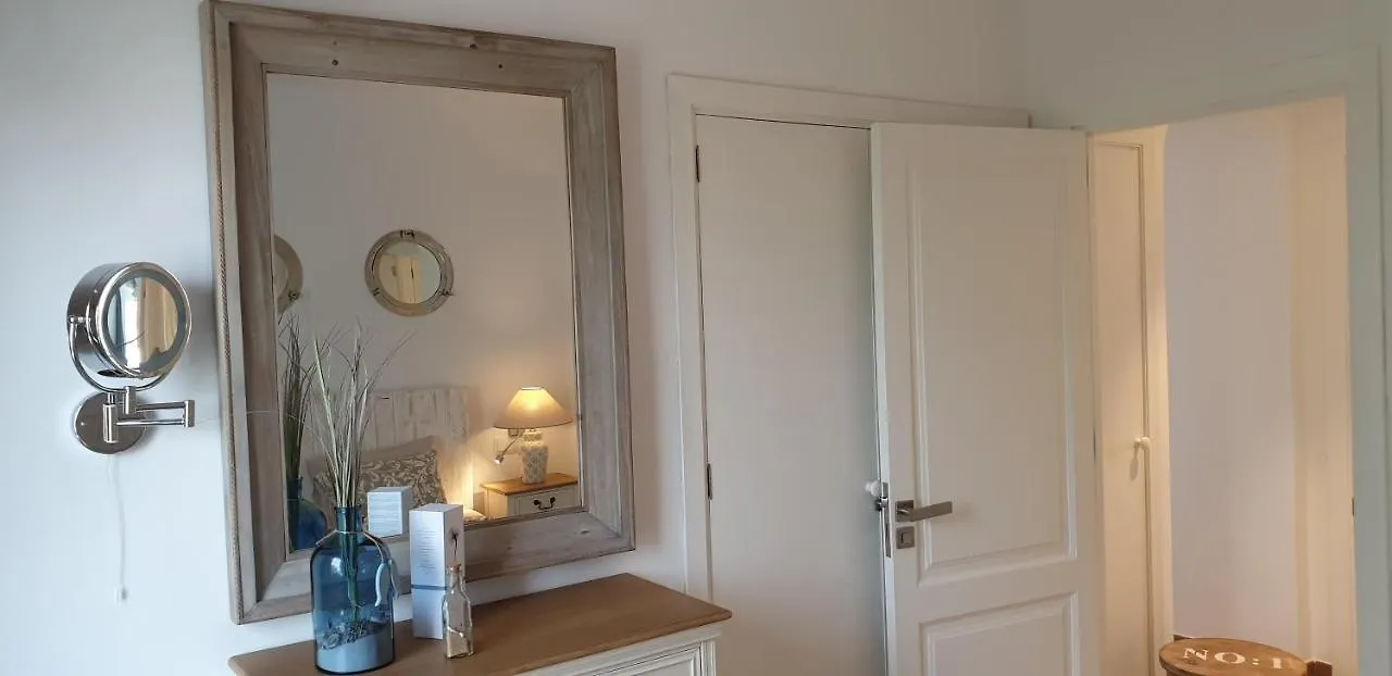 Marina Calador Harbourview: Seaside Oasis with Pool and Garden Apartment Cala d'Or